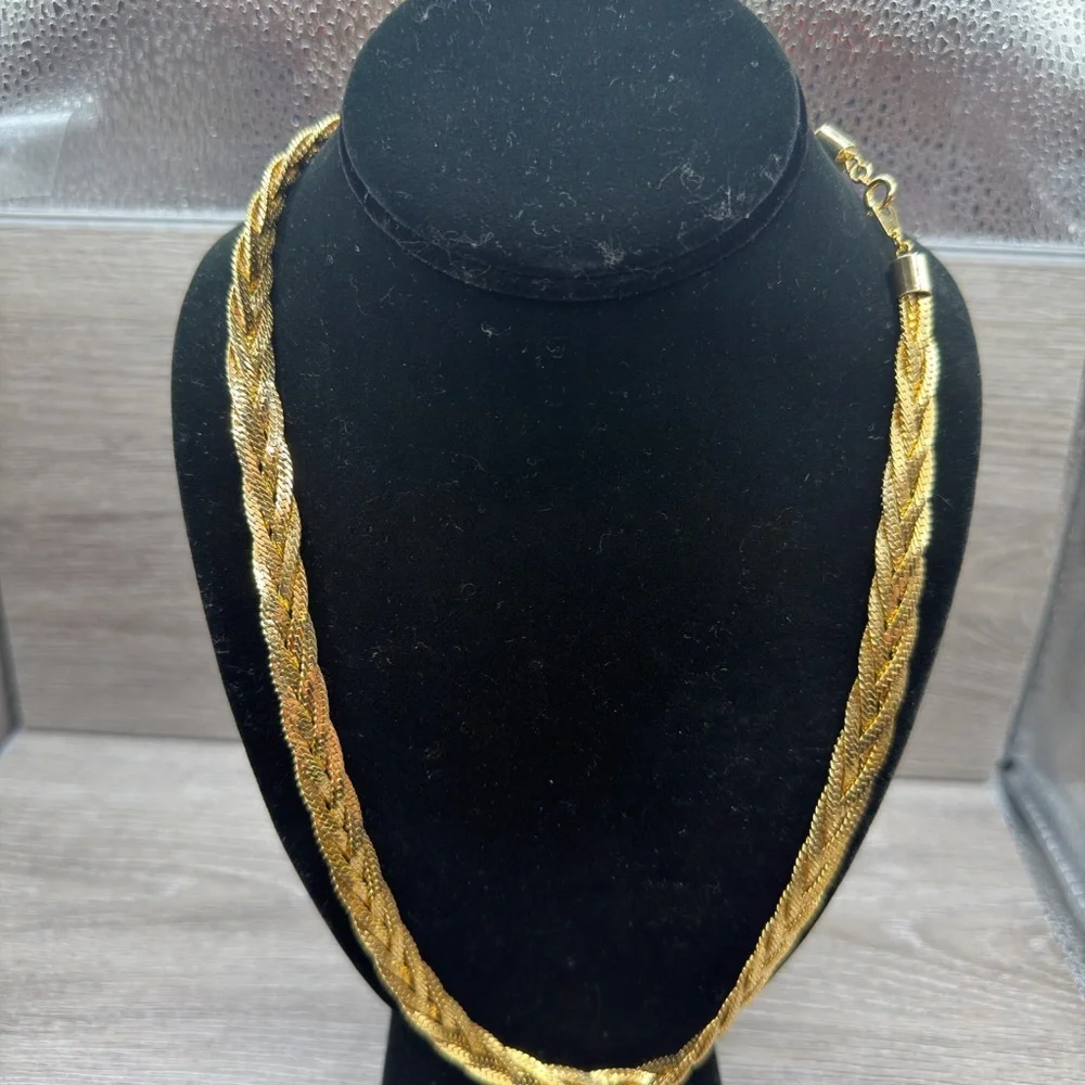 Elegant Gold Tone Braided Chain